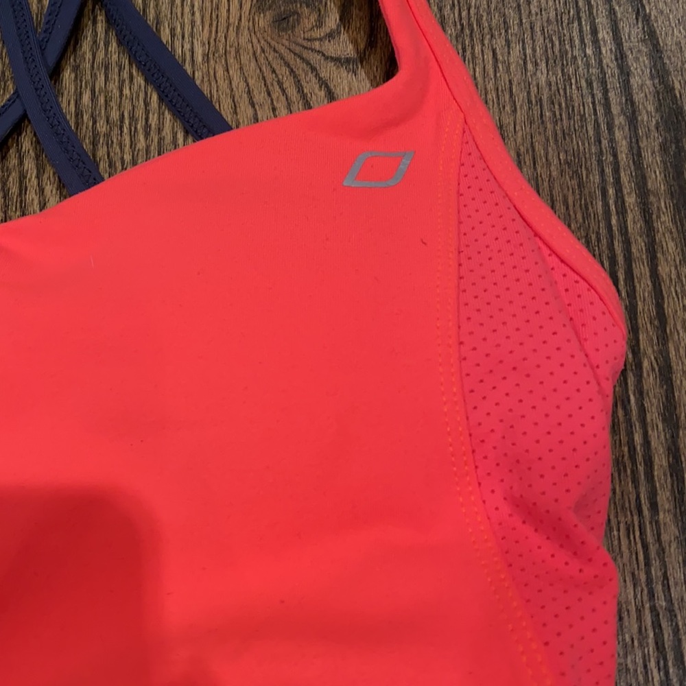 Lorna Jane Built in sports bra top size Small - Picture 2 of 6